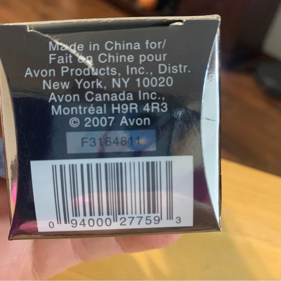 Avon sterling silver diamond accent hoop earrings NIB - Picture 4 of 6